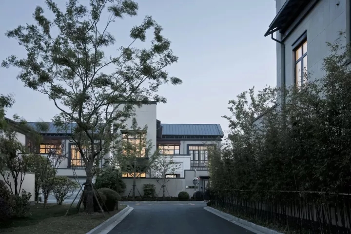 内侧建筑单体的院落普遍安置于建筑和道路之间以保唬；；；；；に矫苄